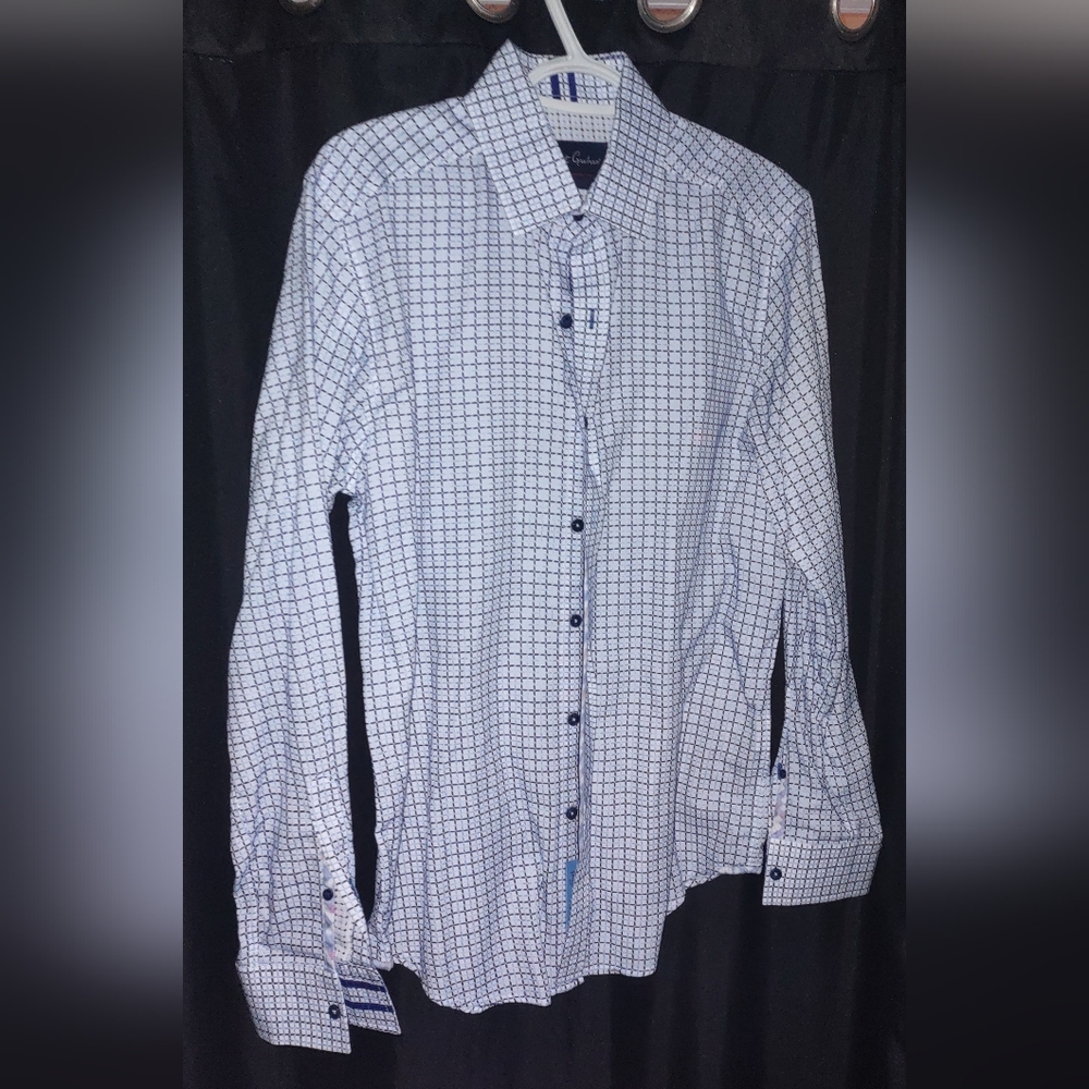 Robert Graham Blue and White Casual Button Down Shirt
